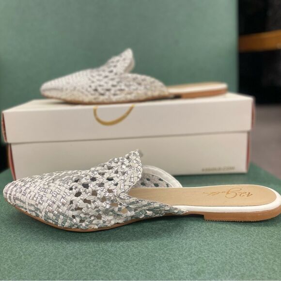 42 GOLD ladies Corra Silver & White Mule Flats - Picture 3 of 4